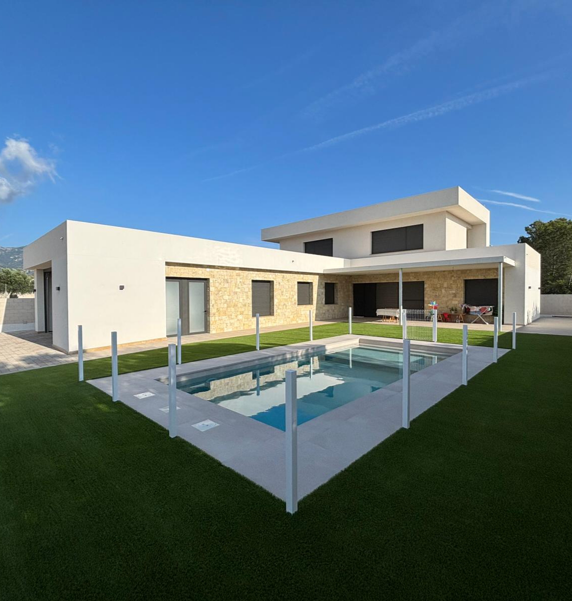 foto fachada casa i piscina Fachada chalet